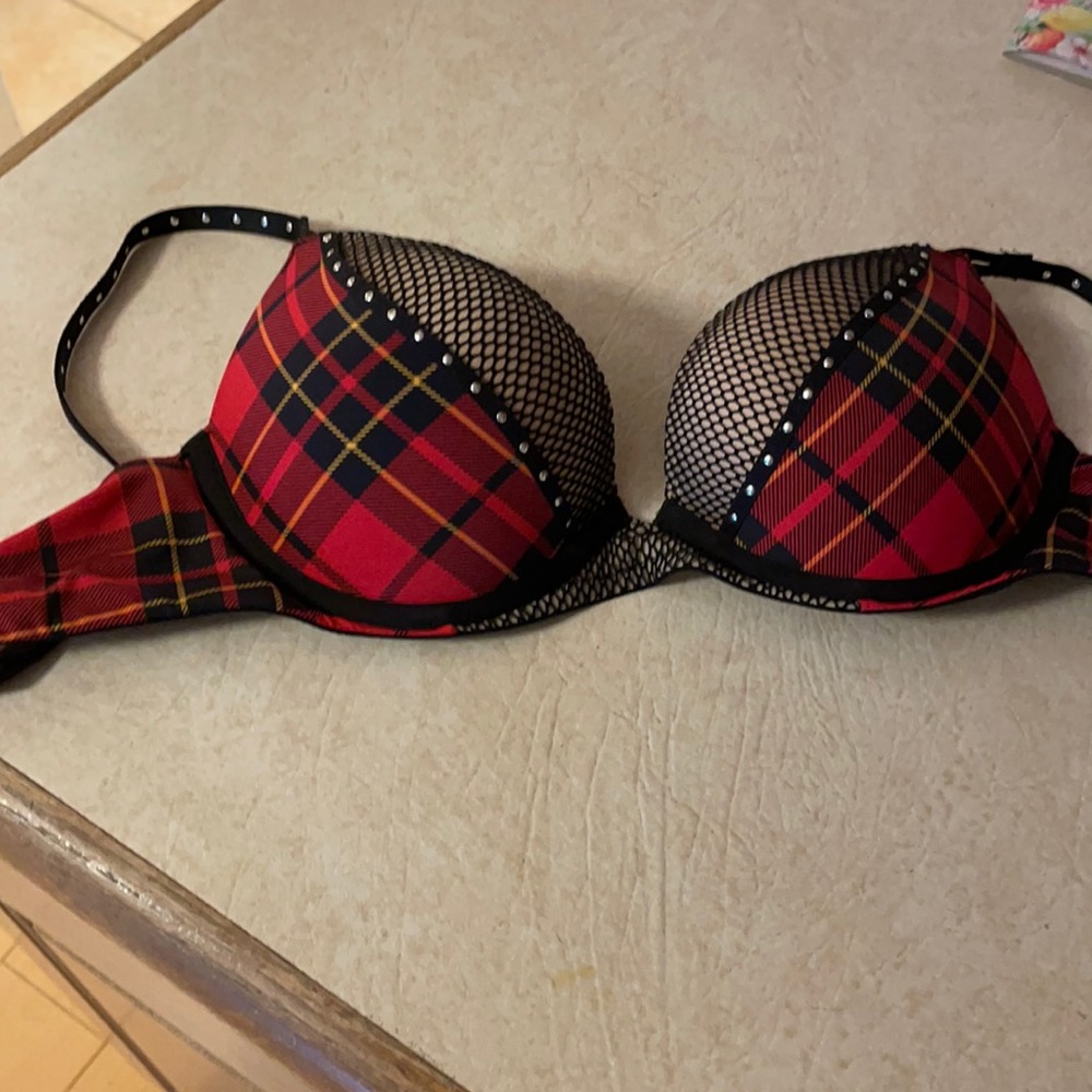 Victoria’s Secret padded bra